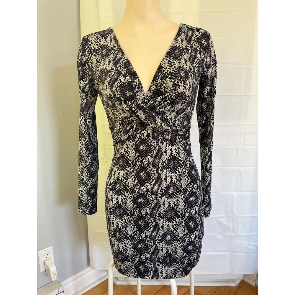 Grey Snakeskin Print V-Neck Twist Front Long Sleeve Mini Dress Sz 6